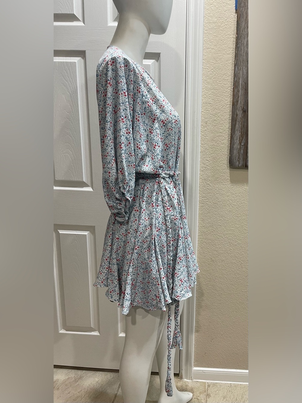Saints & Hearts Ditsy Floral Mini Dress with Braided Belt Size Small